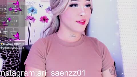 Snapshot of ari_saenz chatting on December 13, 5:05 am online show from December 13, 5:05 am