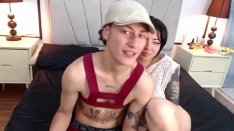 aria y orien  online show from March 6, 5:43 pm