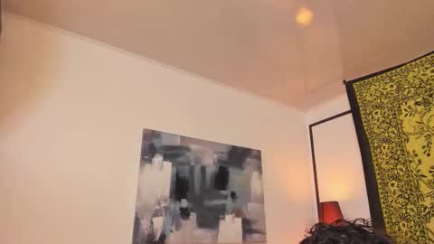 aria y orien  online show from September 14, 12:59 pm