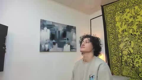 aria y orien  online show from September 24, 11:13 am