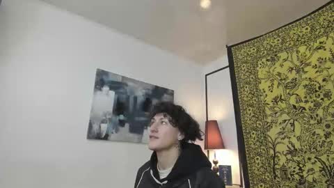 aria y orien  online show from November 8, 10:59 am