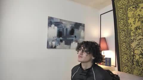 aria y orien  online show from November 12, 11:10 am