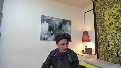 aria y orien  online show from November 13, 11:09 am