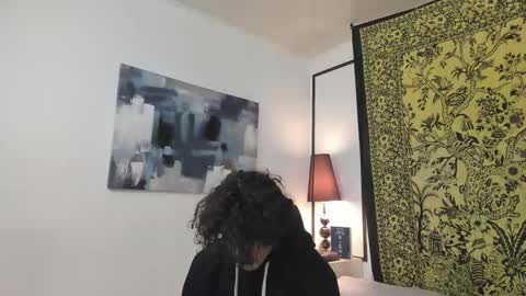 aria y orien  online show from November 14, 11:09 am