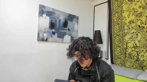 aria y orien  online show from January 8, 11:01 am