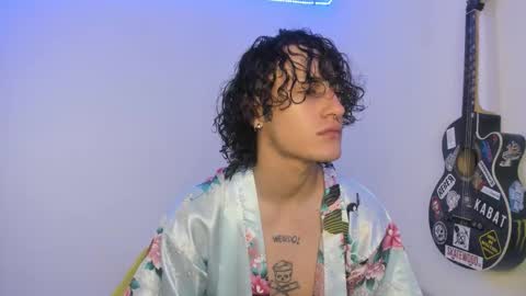 aria y orien  online show from January 14, 11:38 am