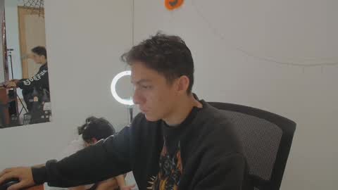 Snapshot of aria_arthur chatting on October 12, 2:05 pm aria_arthur online show from October 12, 2:05 pm