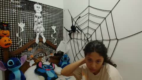 Snapshot of aria_arthur chatting on October 21, 10:05 am aria_arthur online show from October 21, 10:05 am