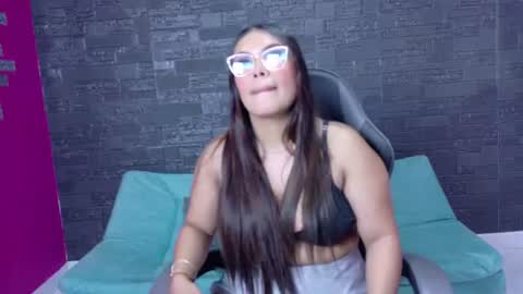 Snapshot of aria_bliss91 chatting on August 4, 1:20 am Aria online show from August 4, 1:20 am