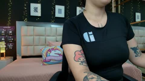 Ari  online show from May 25, 11:38 am