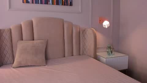 Snapshot of aria_greco chatting on February 9, 3:32 am Aria  online show from February 9, 3:32 am