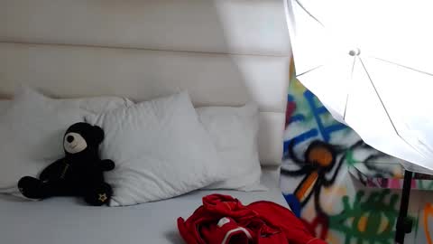 aria online show from December 11, 11:08 am