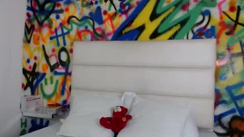 aria online show from December 13, 11:23 am