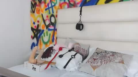 aria online show from December 23, 3:23 pm