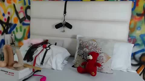 aria online show from January 25, 7:06 am