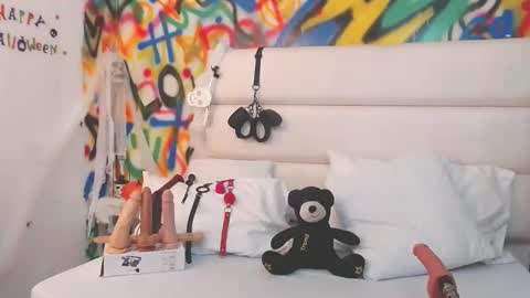 aria online show from October 15, 2:39 pm