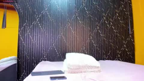 Aria Millers  online show from October 3, 11:29 am