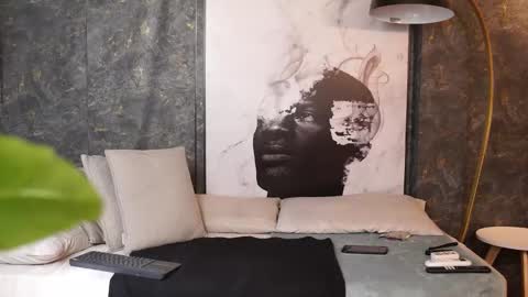 Ariaa online show from December 5, 6:48 pm