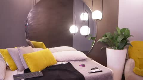 Ariaa online show from April 15, 7:58 pm