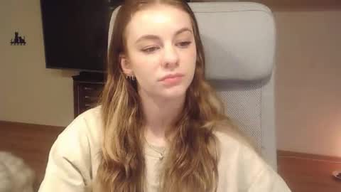 AriaCreazy online show from October 10, 9:25 pm