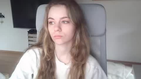 AriaCreazy online show from March 1, 8:27 am