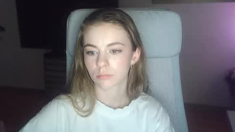 AriaCreazy online show from April 12, 8:25 pm