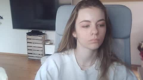 AriaCreazy online show from April 13, 8:31 am