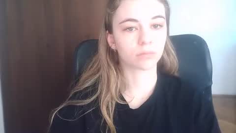 Snapshot of ariacreazy chatting on June 16, 6:27 am AriaCreazy online show from June 16, 6:27 am