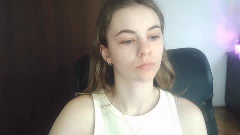 Snapshot of ariacreazy chatting on June 18, 6:24 am AriaCreazy online show from June 18, 6:24 am