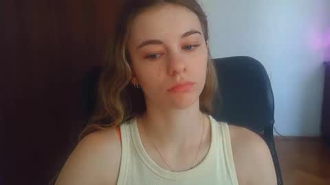 Snapshot of ariacreazy chatting on June 19, 6:29 am AriaCreazy online show from June 19, 6:29 am