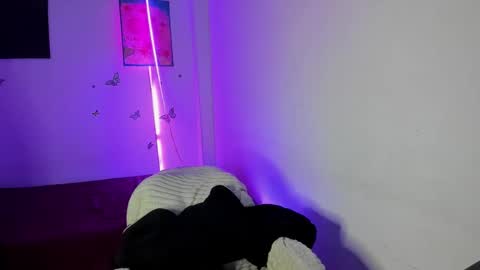 Snapshot of ariadna_4 chatting on February 13, 3:07 am ariadna_4 online show from February 13, 3:07 am