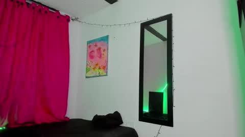 Snapshot of ariadna_4 chatting on March 10, 5:00 am ariadna_4 online show from March 10, 5:00 am