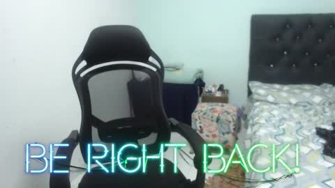 ...Ariana... online show from February 10, 6:01 pm