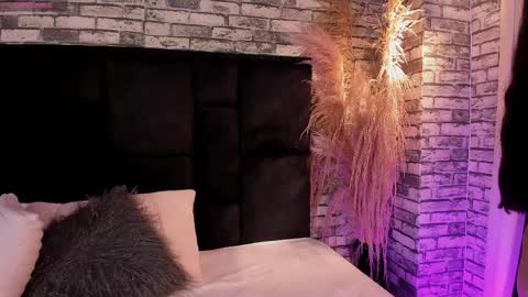 -  -. .- Ariadna -. .-  - online show from March 30, 1:01 pm