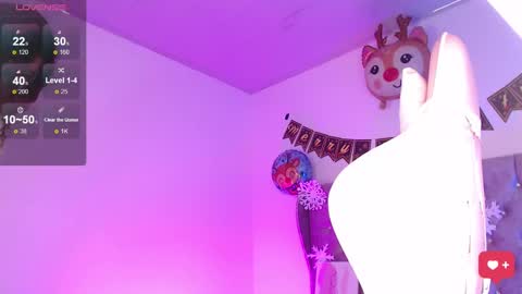 Snapshot of ariadna_tr chatting on December 17, 2:33 pm Ari online show from December 17, 2:33 pm