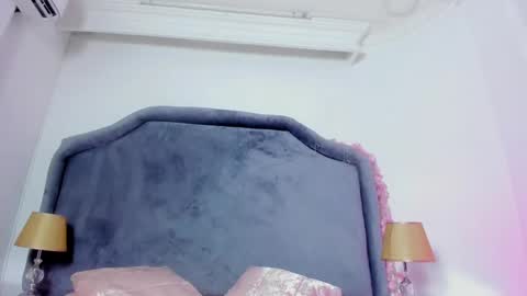 Aria Green online show from September 11, 1:00 pm