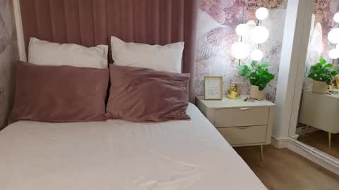 Aria online show from November 26, 4:24 am