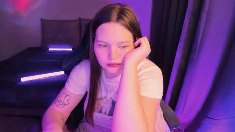 Snapshot of arialane_ chatting on October 4, 6:50 pm Aria online show from October 4, 6:50 pm