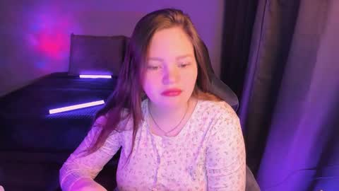 Snapshot of arialane_ chatting on October 5, 6:06 pm Aria online show from October 5, 6:06 pm