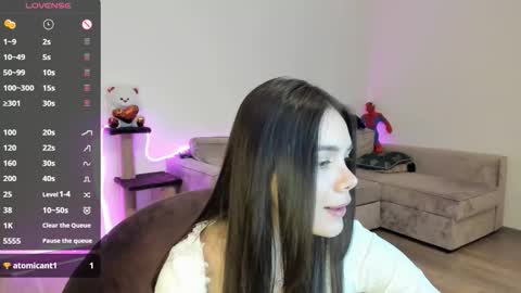 Snapshot of ariamill chatting on October 7, 6:27 pm Ari online show from October 7, 6:27 pm