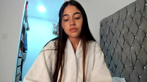 Aria Montgomery online show from December 22, 6:17 am