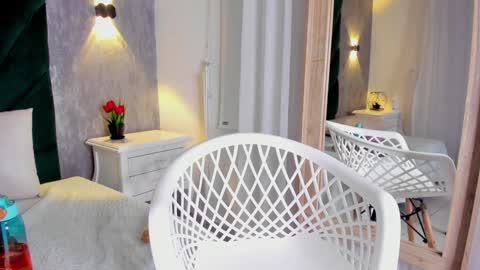 ARIANA online show from December 2, 2:52 pm