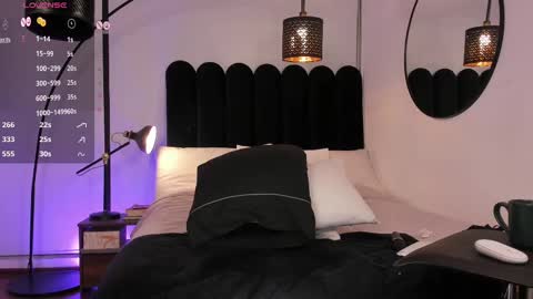 DaniAri - dimension X at night NY time online show from February 14, 8:10 am