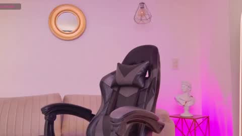 Ariana online show from May 31, 6:09 pm