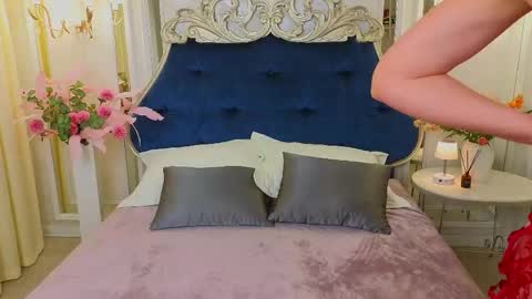 Snapshot of ariana_petite chatting on May 26, 11:23 pm Ariana online show from May 26, 11:23 pm