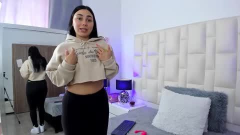 Snapshot of ariana_rouse_ chatting on October 2, 5:31 pm ariana online show from October 2, 5:31 pm