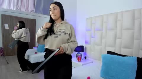Snapshot of ariana_rouse_ chatting on October 6, 5:21 pm ariana online show from October 6, 5:21 pm