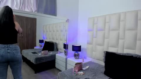  ariana  online show from February 3, 7:08 pm