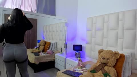  ariana  online show from March 25, 4:35 pm