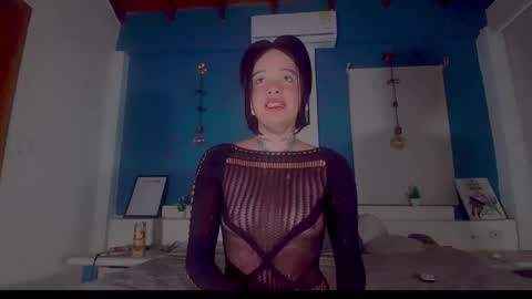 ariana_whitee online show from November 13, 7:51 am